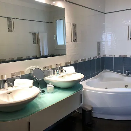 Acquella *